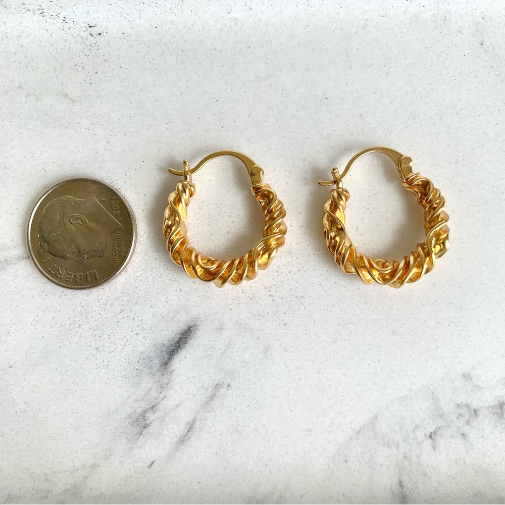 gold hoop earrings cartilage hoop earrings mini hoop earrings textured earrings - Picture 9 of 10